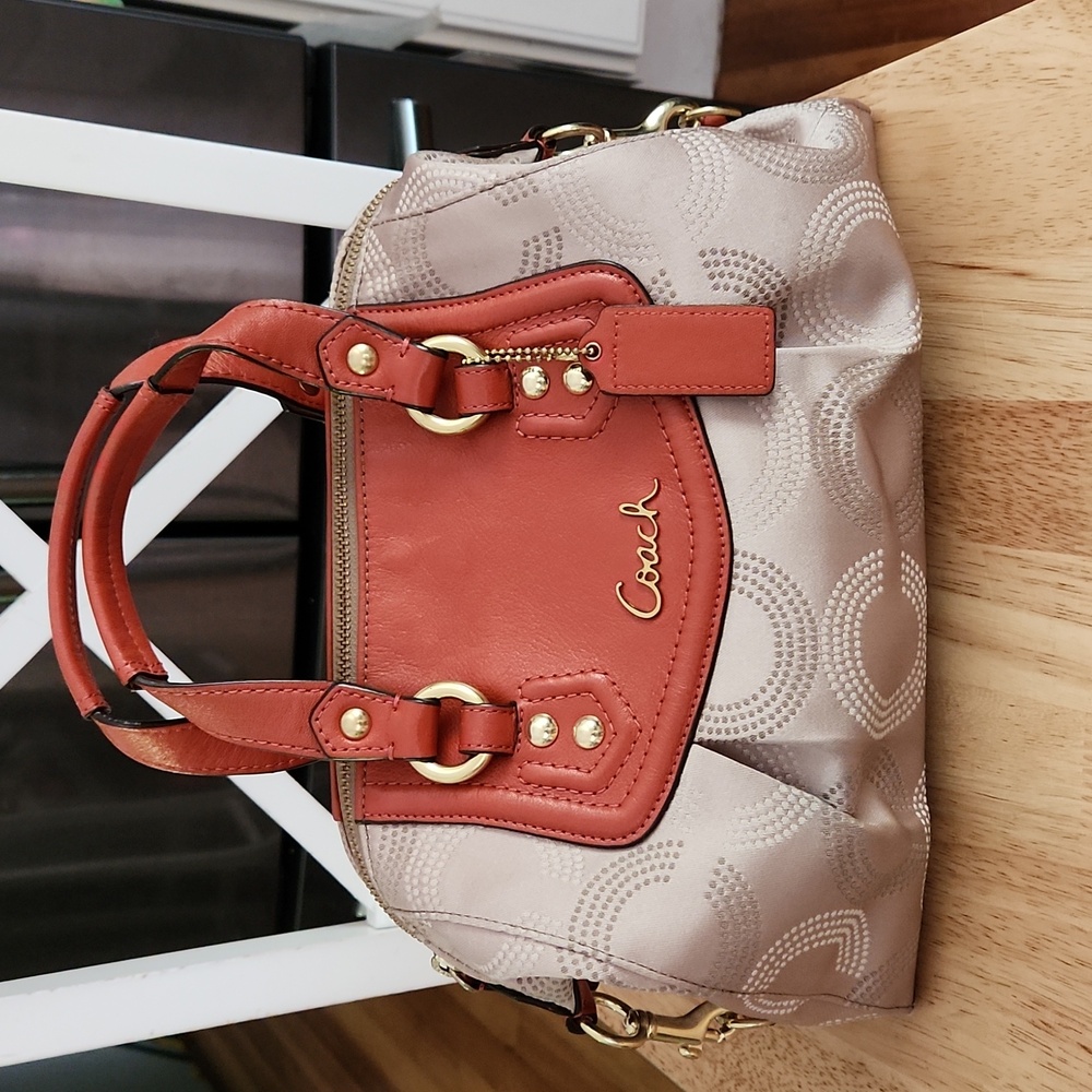 Coach 2 way tote to shoulderbag